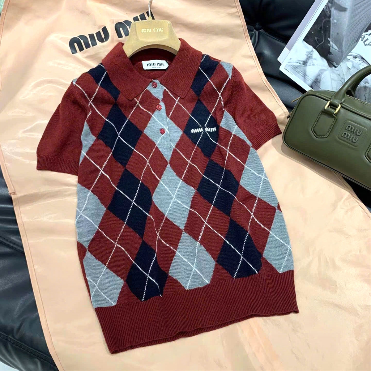 Áo họa tiết ô tay cộc Miu Miu cao cấp