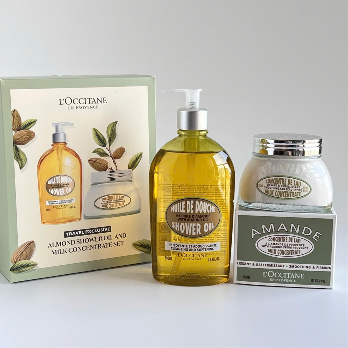 Dầu tắm L'Occitane Almond Sweet Almond 500ml và Sữa dưỡng thể 200ml 