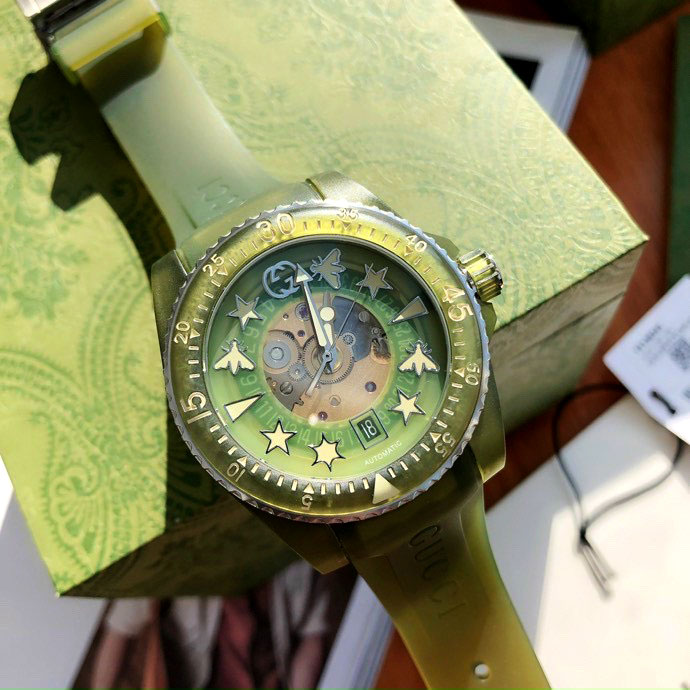 Đồng hồ Gucci mặt khắc số phối xanh kiểu độc lá siêu cấp