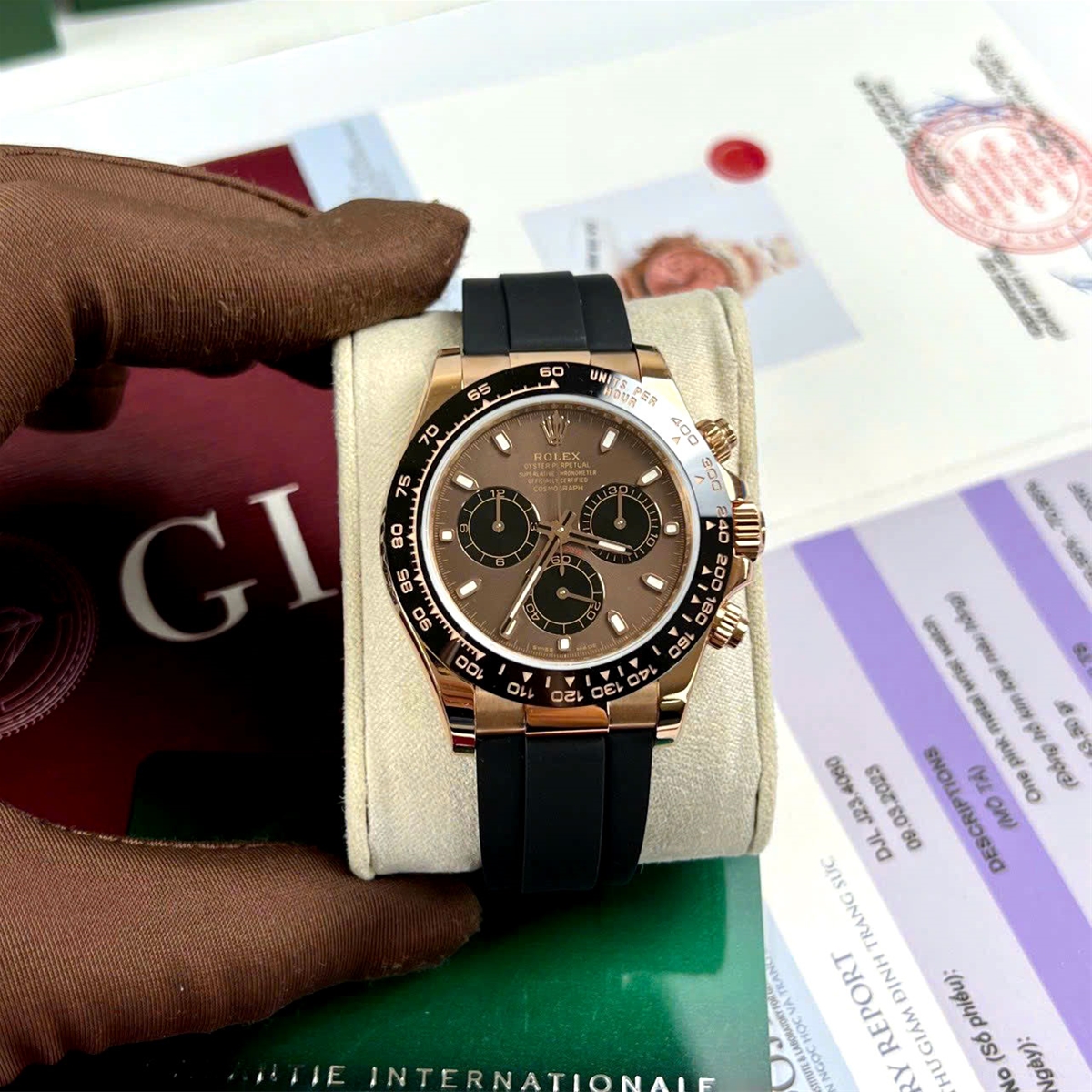 Đồng hồ nam Rolex khắc số quai nhựa siêu cấp