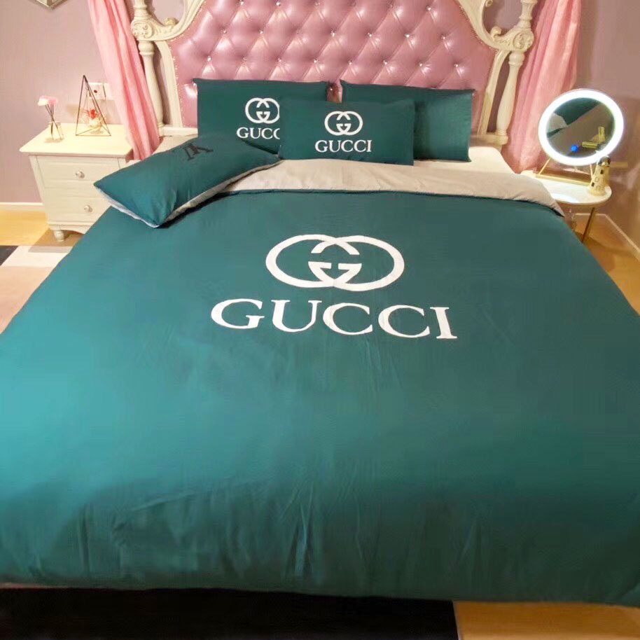 Set ga gối hiệu Gucci thêu logo chữ trắng cao cấp