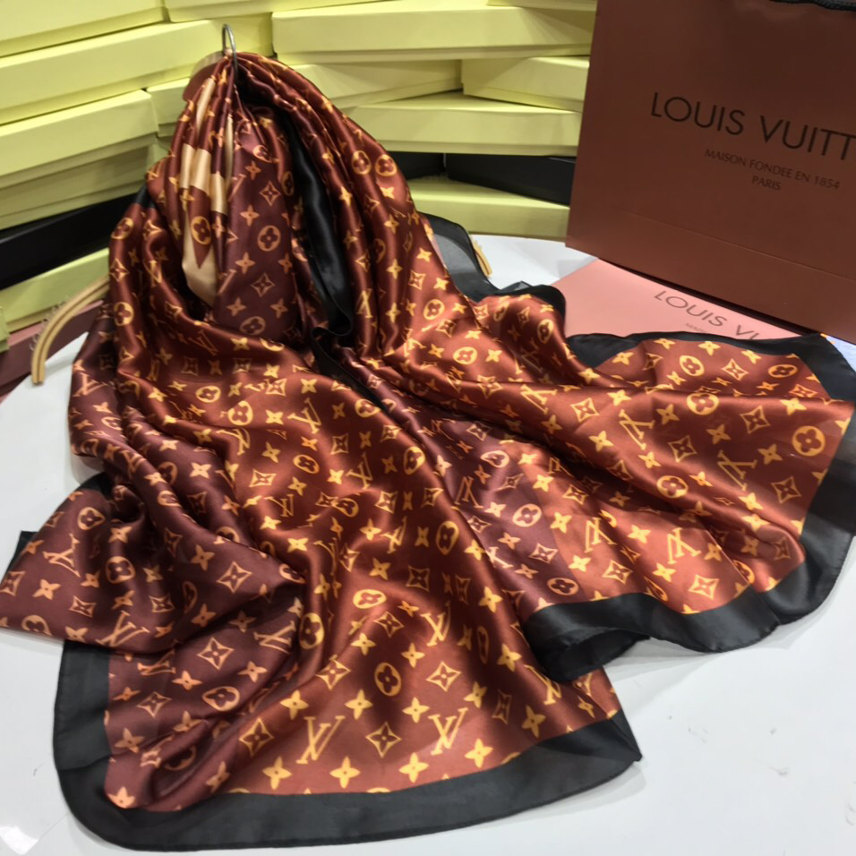 Khăn lụa hiệu hoa nâu Louis Vuitton cao cấp