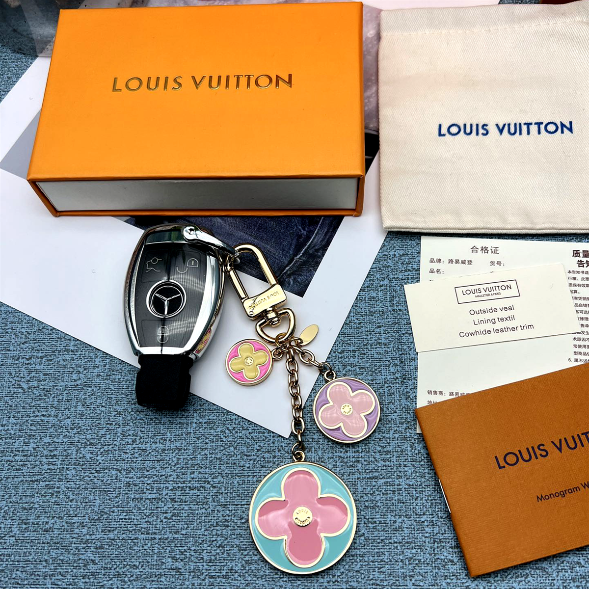Phụ kiện móc khóa Louis Vuitton cao cấp