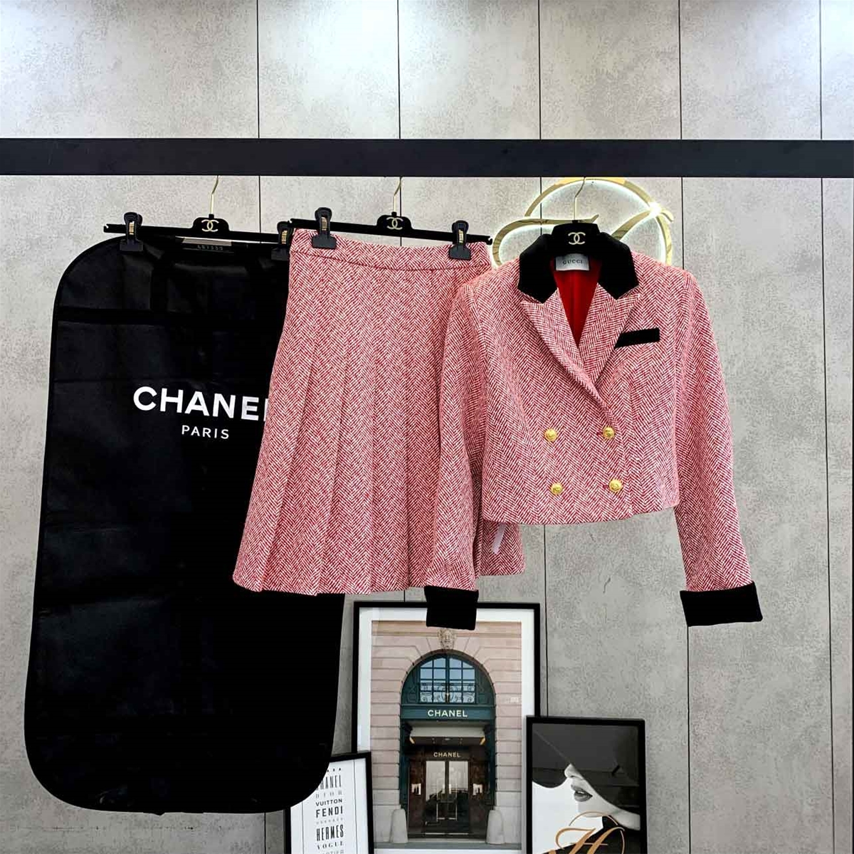Set váy dạ xếp ly Chanel cổ đen cao cấp