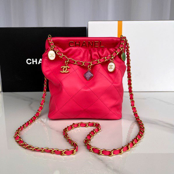 Túi Chanel thút dây da mịn kèm charm siêu cấp