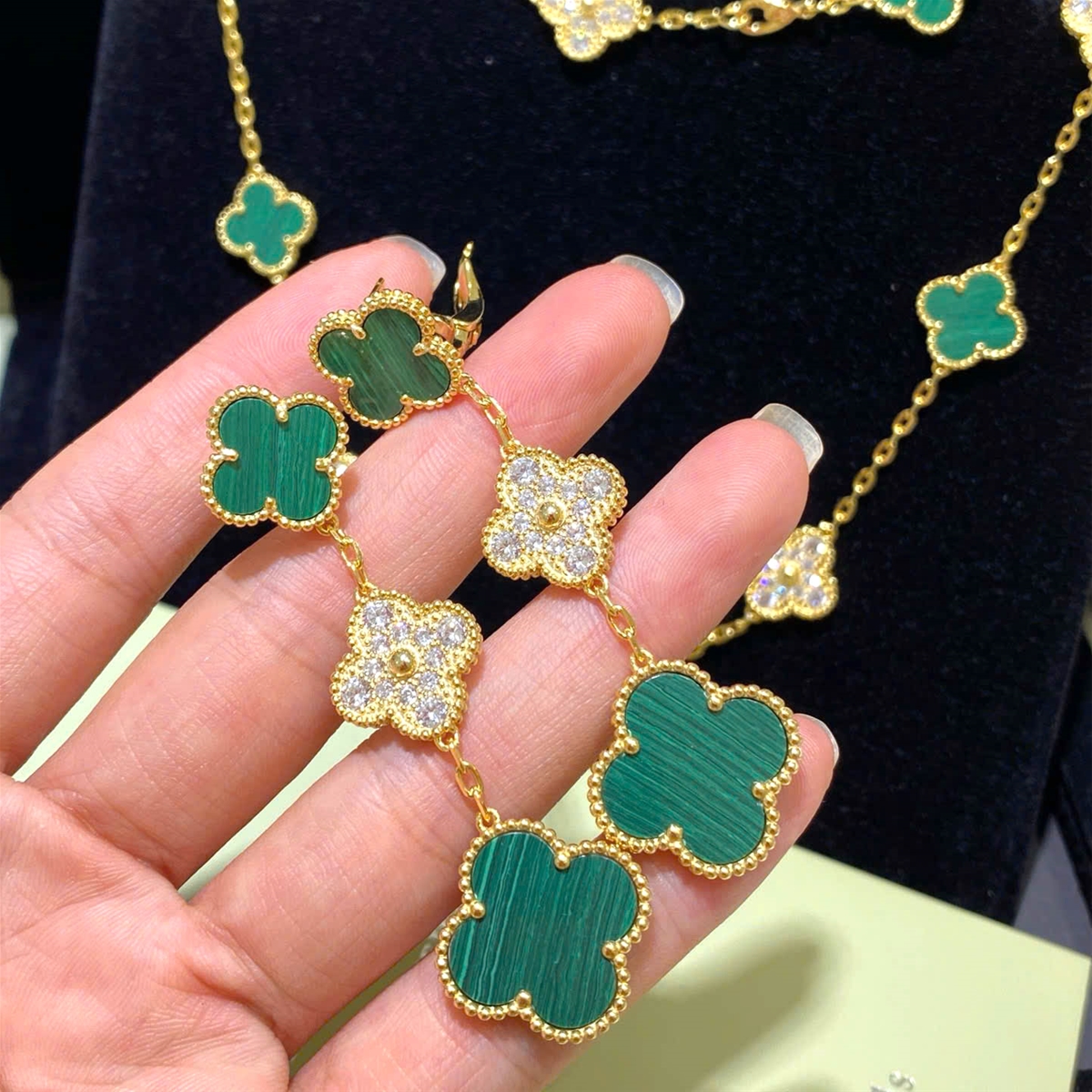 Bông tai hoa xanh ngọc Van Cleef cao cấp