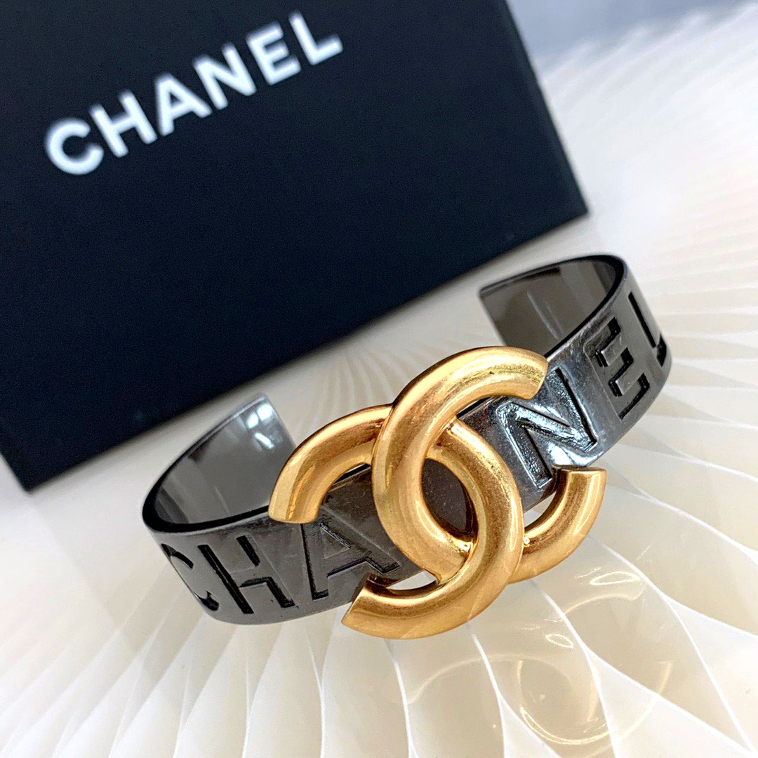 Vòng tay siêu cấp Chanel mặt logo vàng gold