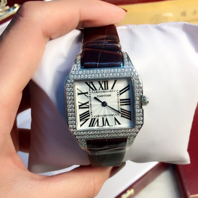 Đồng hồ Cartier nạm đá