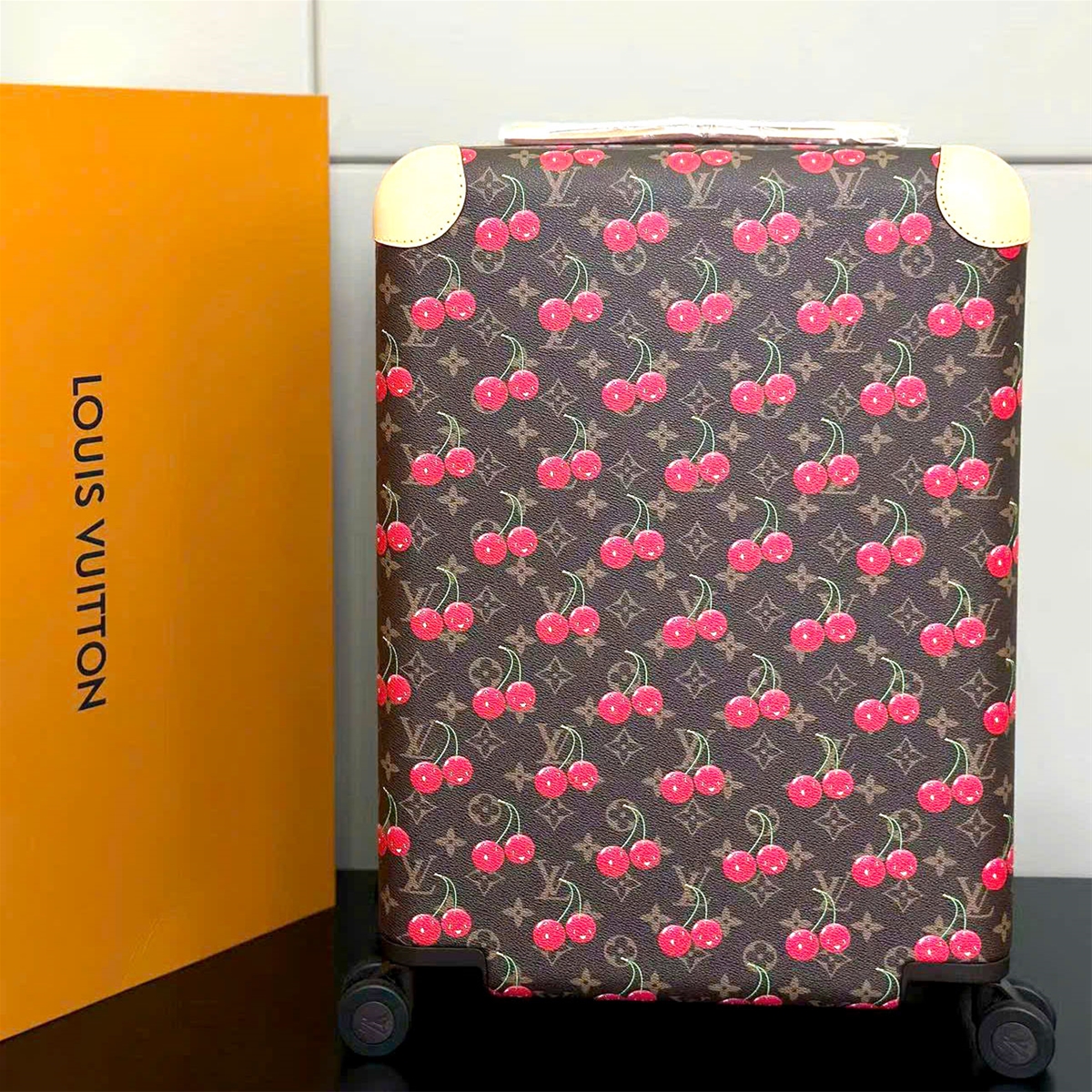 Vali Louis Vuitton họa tiết quả Cherry siêu cấp